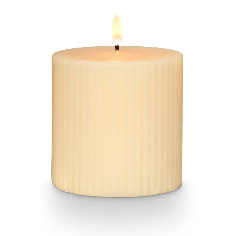 Isla Lily Small Fragranced Pillar Candle