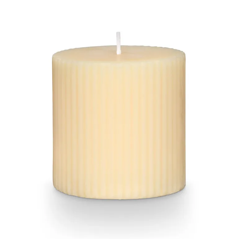 Isla Lily Small Fragranced Pillar Candle